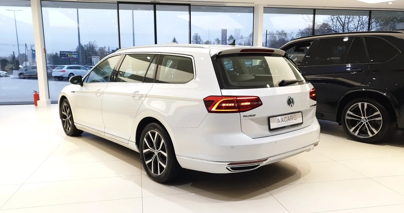 Volkswagen Passat cena 52000 przebieg: 249000, rok produkcji 2015 z Kalisz małe 121